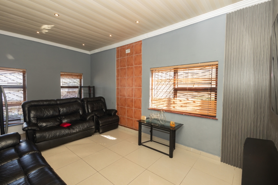 3 Bedroom Property for Sale in Ravensmead Western Cape